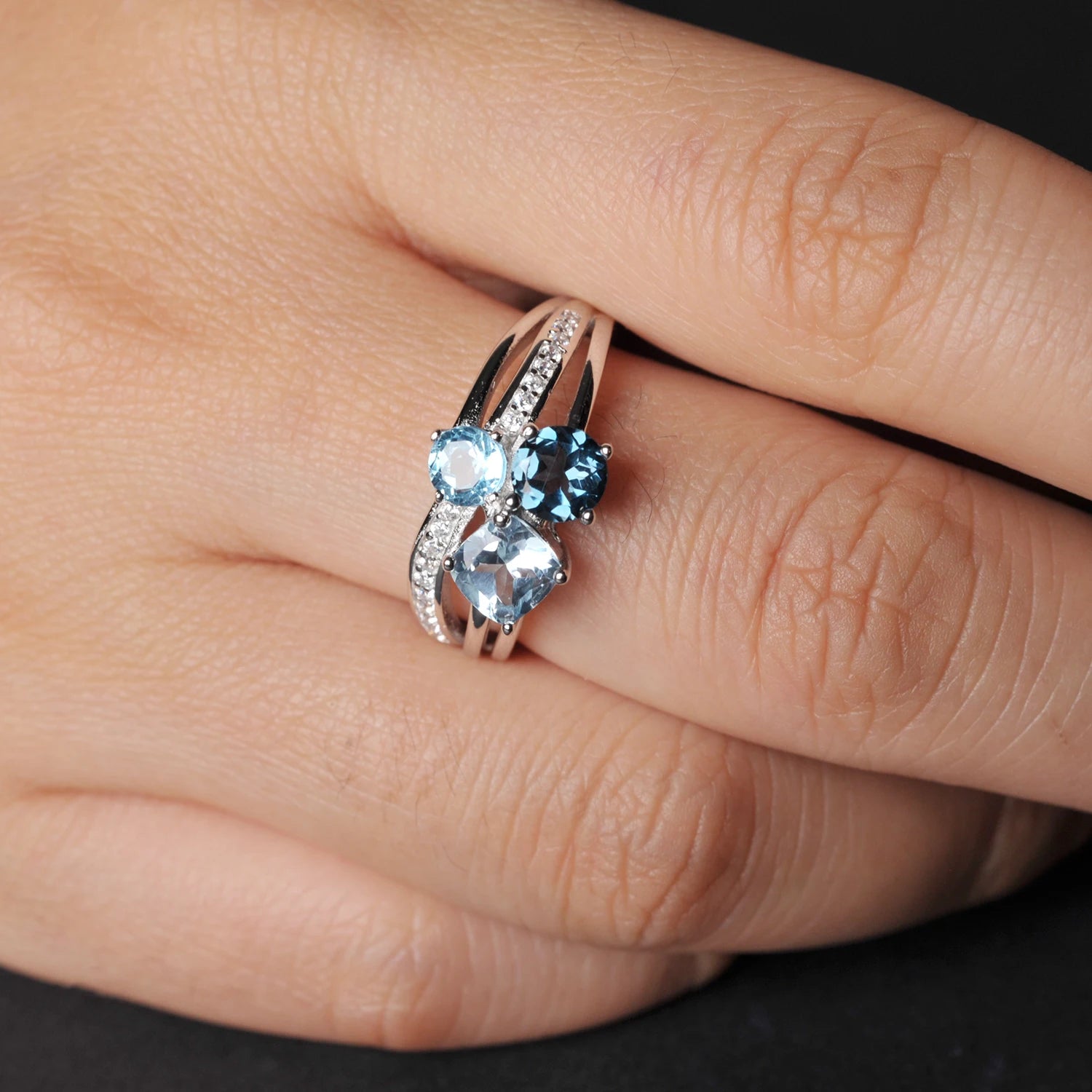 Anillo de Lujo Potiy Infinity con 3 Piedras de Topacio Azul Cielo de Londres, Genuino, Natural, Suizo, en Plata de Ley 925 para Mujer, Joyería Fina